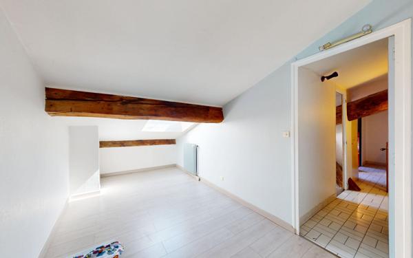 Appartement à vendre    5 pièces • 105,77 m2 Lyon 4