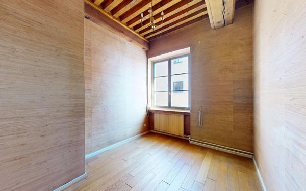 Appartement à vendre    5 pièces • 105,77 m2 Lyon 4