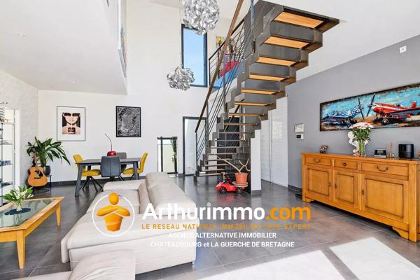Vente                                                      Maison
                        
                     7 pièces                      154 m2                     à La Mézière