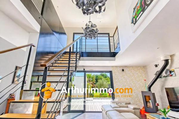 Vente                                                      Maison
                        
                     7 pièces                      154 m2                     à La Mézière