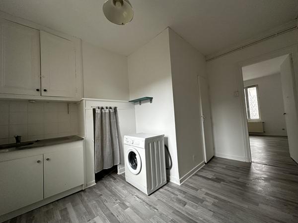 L'agence L'Adresse vous propose un studio meublé de 25.94 m2 à louer