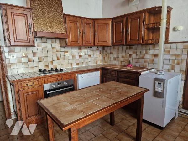 A vendre à Bar-sur-Aube à proximité du centre-ville,  à 10 min du parc Nigloland, 15 min du Mém...