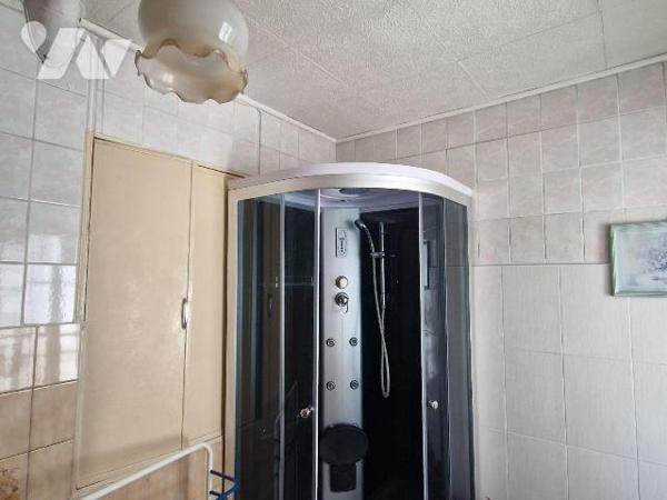 A vendre à Bar-sur-Aube à proximité du centre-ville,  à 10 min du parc Nigloland, 15 min du Mém...