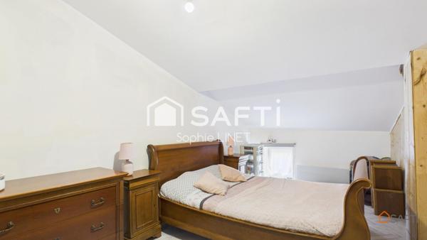 BAISSE DU PRIX – Ensemble de deux maisons en pierre – 182 m² – 138 000 €