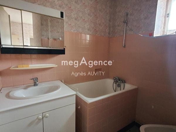 Maison à HURIEL, 03380 - 5 pièces 75m²