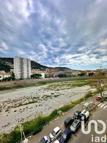 Appartement 5 pièces de 90 m² à Nice (06000)