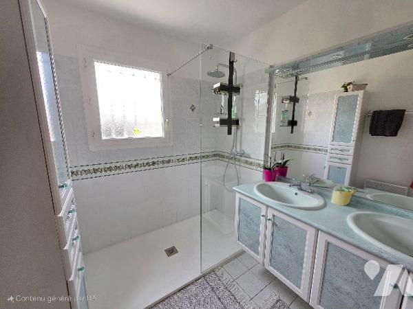 A vendre villa 6 pièce de 123m²