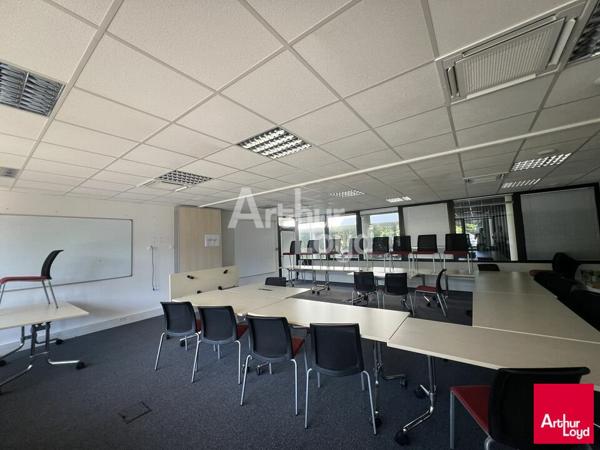 VERN SUR SEICHE - BUREAUX A LOUER DIVISIBLES - PROCHE VAL D'ORSON