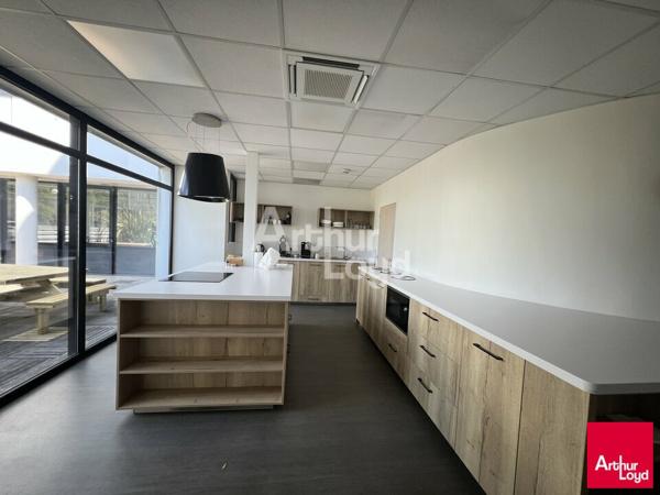 VERN SUR SEICHE - BUREAUX A LOUER DIVISIBLES - PROCHE VAL D'ORSON