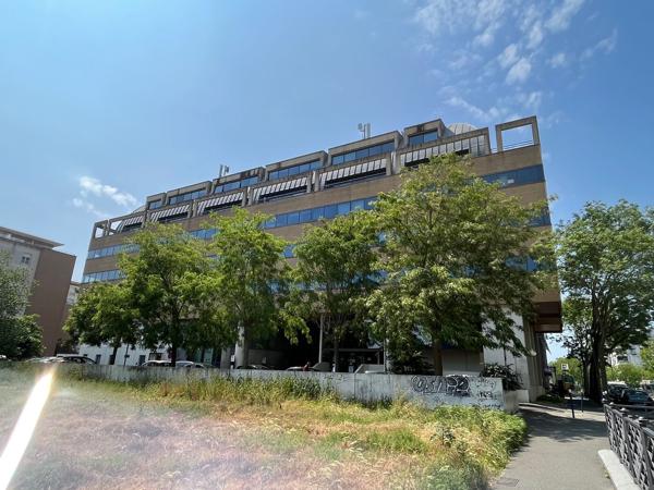 Bureaux à louer 90 m² meublés climatisés à Cergy proche RER A