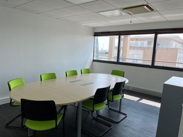 Bureaux à louer 90 m² meublés climatisés à Cergy proche RER A
