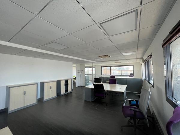 Bureaux à louer 90 m² meublés climatisés à Cergy proche RER A