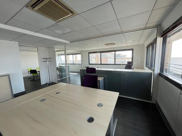 Bureaux à louer 90 m² meublés climatisés à Cergy proche RER A