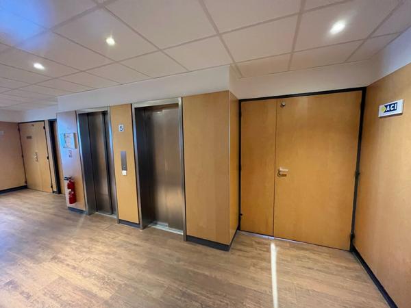 Bureaux à louer 90 m² meublés climatisés à Cergy proche RER A