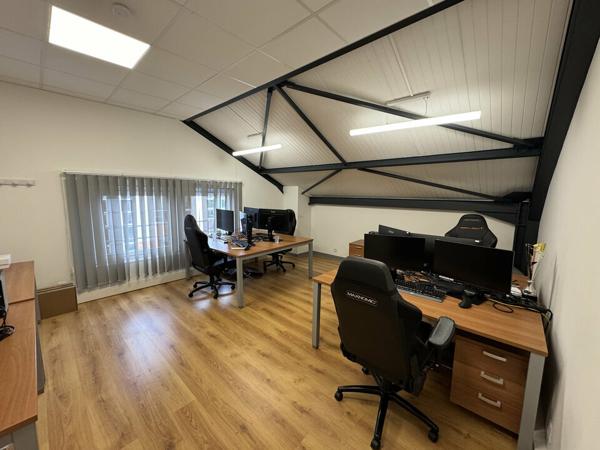 SAINT AVERTIN BUREAUX A LOUER 234 M² AVEC PARKINGS