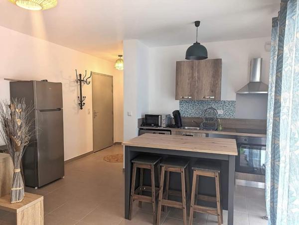 Très beau studio meublé