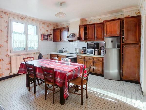 MAISON CONSTRUITE AU DEBUT ANNEES 1970 DE 125M² - 5 CHAMBRES