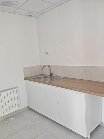 Entrepôt et bureaux à vendre à Pacé en Ille-et-Vilaine (35740), ref : 35056-1411