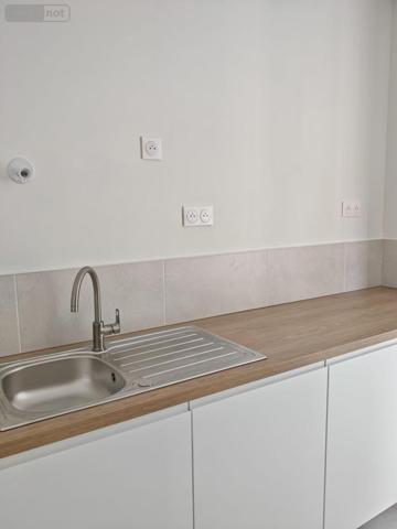 Entrepôt et bureaux à vendre à Pacé en Ille-et-Vilaine (35740), ref : 35056-1411