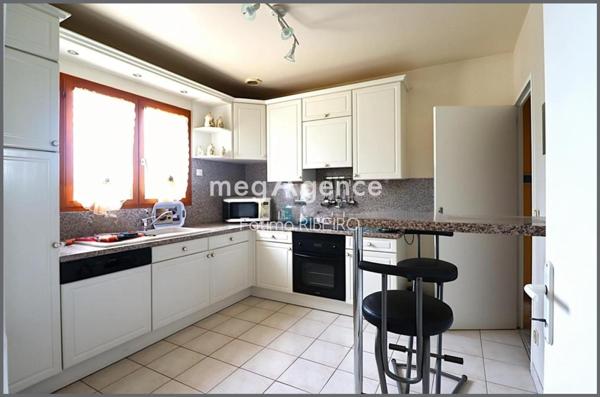 Maison à Jouy-le-Châtel, 77970 - 6 pièces 120m²