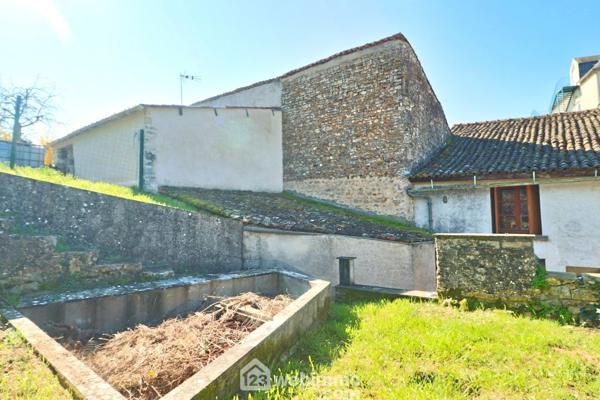 Maison de ville 124 m² à Valence-en-Poitou 86700