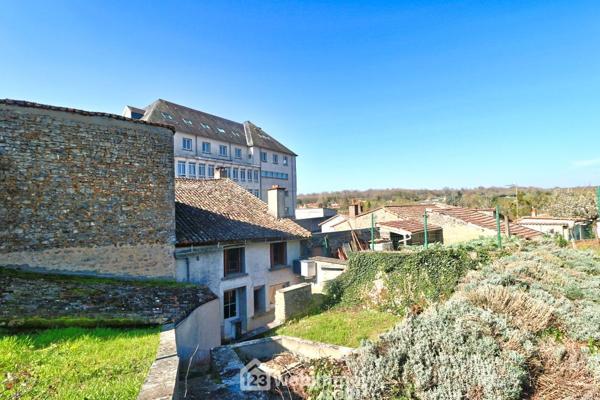 Maison de ville 124 m² à Valence-en-Poitou 86700