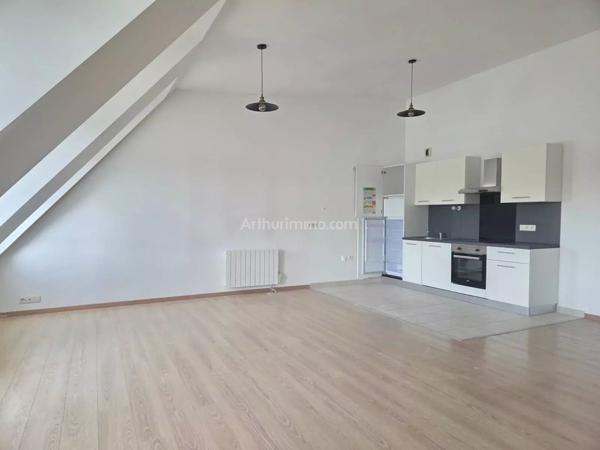 Vente                                                      Appartement
                        
                     3 pièces                      89 m2                     à Auray