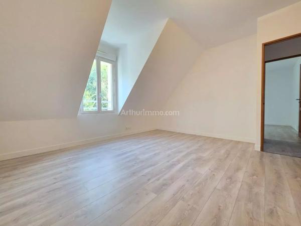 Vente                                                      Appartement
                        
                     3 pièces                      89 m2                     à Auray