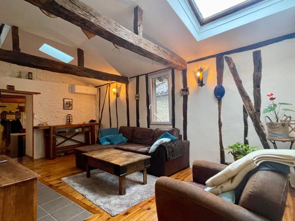 Exclusivité : Maison de villede type T4 avec patio et cave.