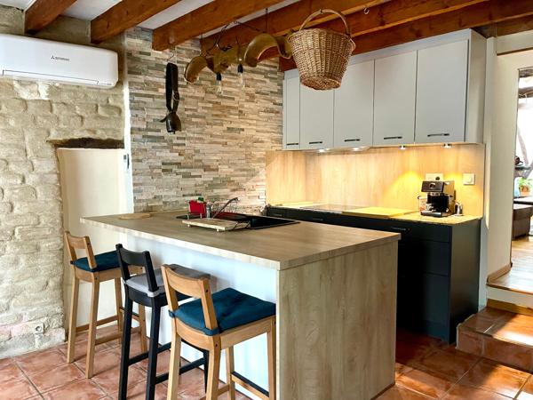 Exclusivité : Maison de villede type T4 avec patio et cave.