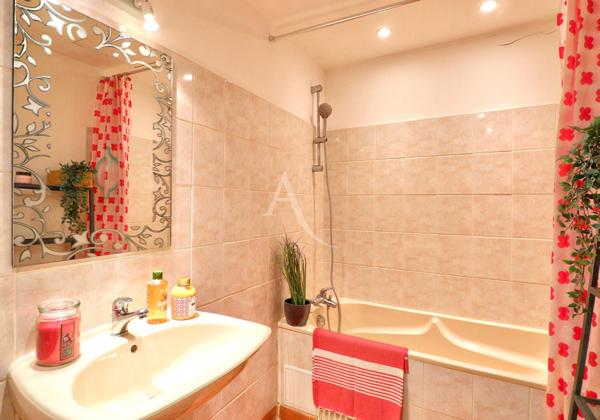 APPARTEMENT DE CHARME À QUINSON 67M2