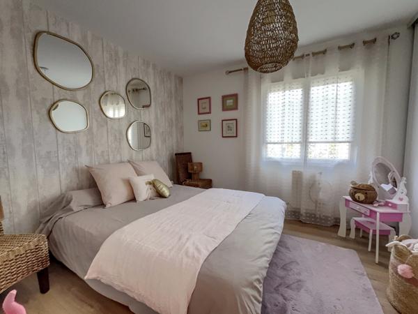 GUJAN MESTRAS ! Maison 5 pièces de 172 m2, piscine, atelier et garage, parcelle de 1220 m2 !