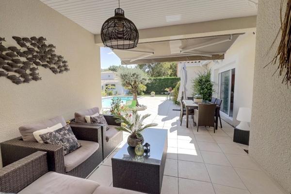 GUJAN MESTRAS ! Maison 5 pièces de 172 m2, piscine, atelier et garage, parcelle de 1220 m2 !