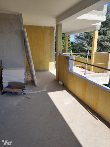 Proche Centre-ville, bus - Appartement neuf T3 de 63 m² avec terrasse de 40 m² - Parking - Cave ...