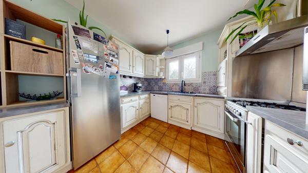 PAYRE - MAISON - LONGERE - 6 CHAMBRES - GARAGE - JARDIN