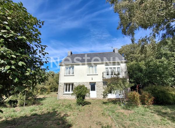 Elven maison à vendre de 154 m² à rénover entièrement sur un terrain de 3 460 m² / Morbihan / Bretagne