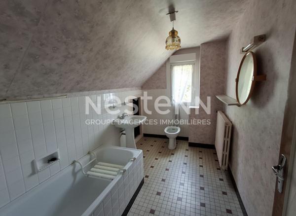 Elven maison à vendre de 154 m² à rénover entièrement sur un terrain de 3 460 m² / Morbihan / Bretagne