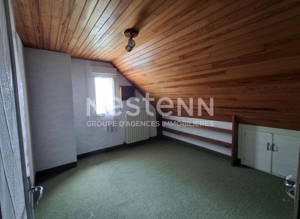 Elven maison à vendre de 154 m² à rénover entièrement sur un terrain de 3 460 m² / Morbihan / Bretagne
