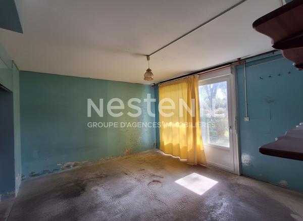 Elven maison à vendre de 154 m² à rénover entièrement sur un terrain de 3 460 m² / Morbihan / Bretagne