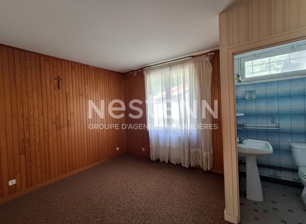 Elven maison à vendre de 154 m² à rénover entièrement sur un terrain de 3 460 m² / Morbihan / Bretagne