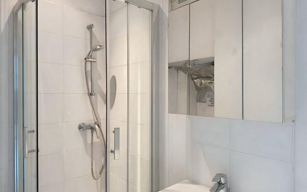 Appartement à vendre    1 pièce • 19,56 m2 Paris 15