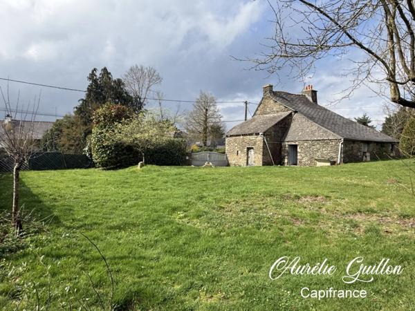 Maison en pierre à réhabiliter – Hangar et beau terrain de 1300 m2 avec puits – Ploërmel