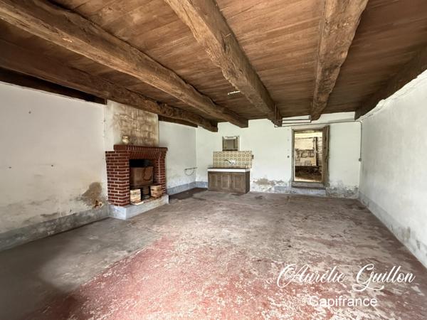 Maison en pierre à réhabiliter – Hangar et beau terrain de 1300 m2 avec puits – Ploërmel