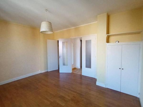Appartement 2 pièces                                        - 38000 Grenoble Réf : 5690