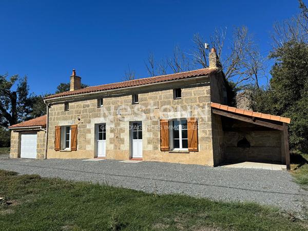 A vendre - Longère en pierre avec jardin et garage - Proche Doué-en-Anjou - D6123