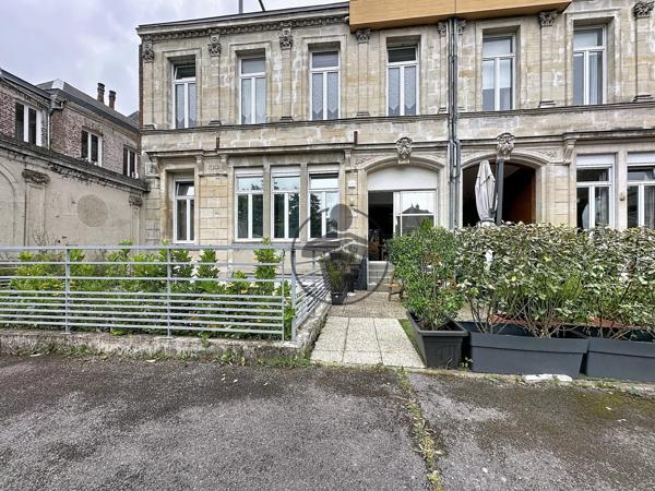 Vente                                                      Appartement
                        
                     6 pièces                      125 m2                     à Saint-Quentin