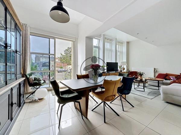 Vente                                                      Appartement
                        
                     6 pièces                      125 m2                     à Saint-Quentin
