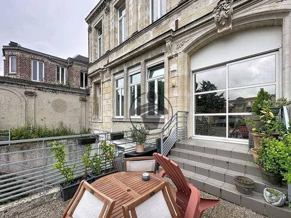 Vente                                                      Appartement
                        
                     6 pièces                      125 m2                     à Saint-Quentin