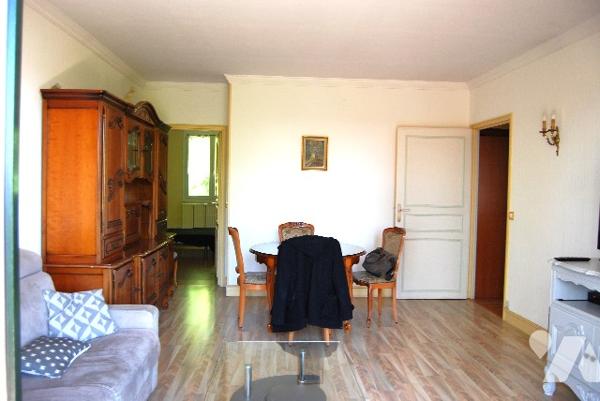 SAINT-CLOUD - CENTRE - Appt 4 pièces, balcon, 3ème et dernier étage