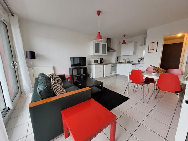 BAIL MEUBLÉ - Joli T2 meublé à Louer proche du centre ville avec terrasse, parking et ascenseur , Concarneau